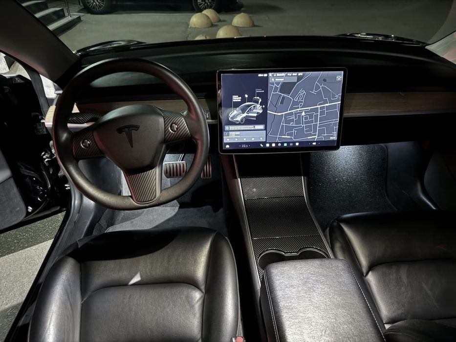 Накладки в салон карбон мат Тесла модель 3