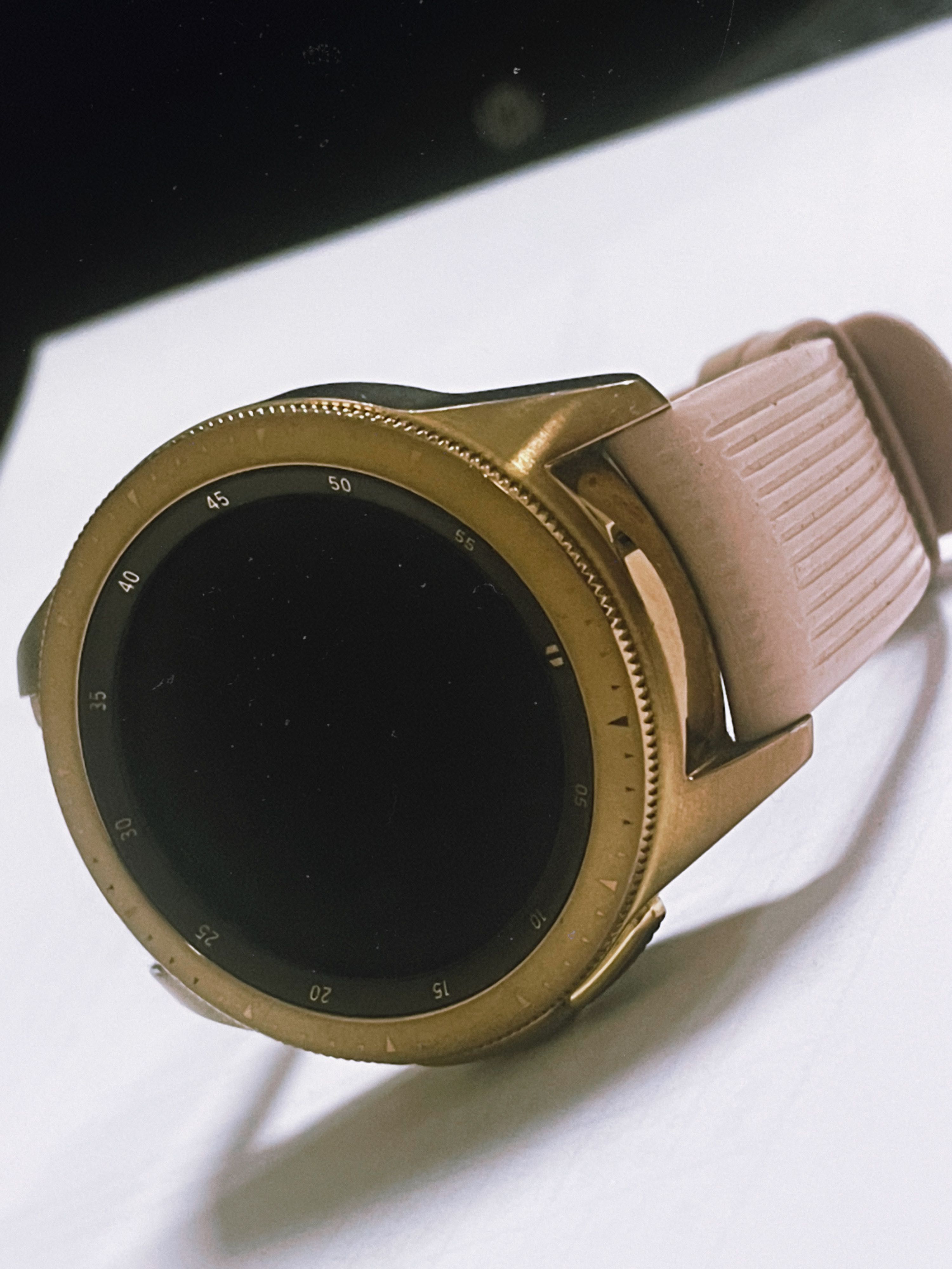 Смарт-часы Samsung Galaxy Watch 42mm Gold