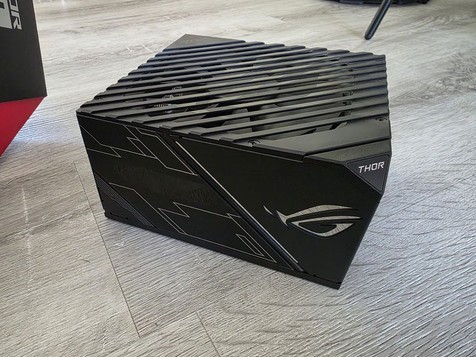 Fonte de alimentação Asus Rog Thor 850w platinum