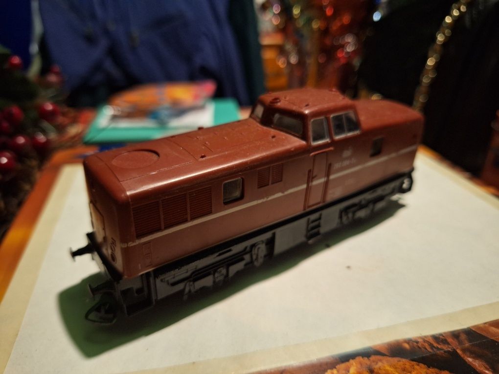 Locomotiva comboios HO lima