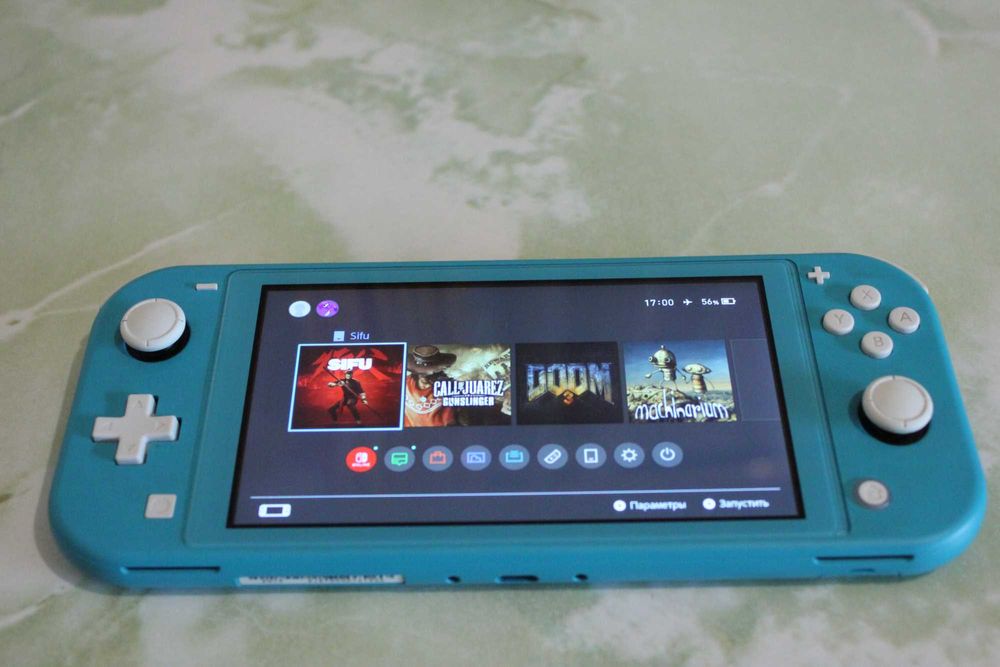 Продам приставку Nintendo Switch Lite.