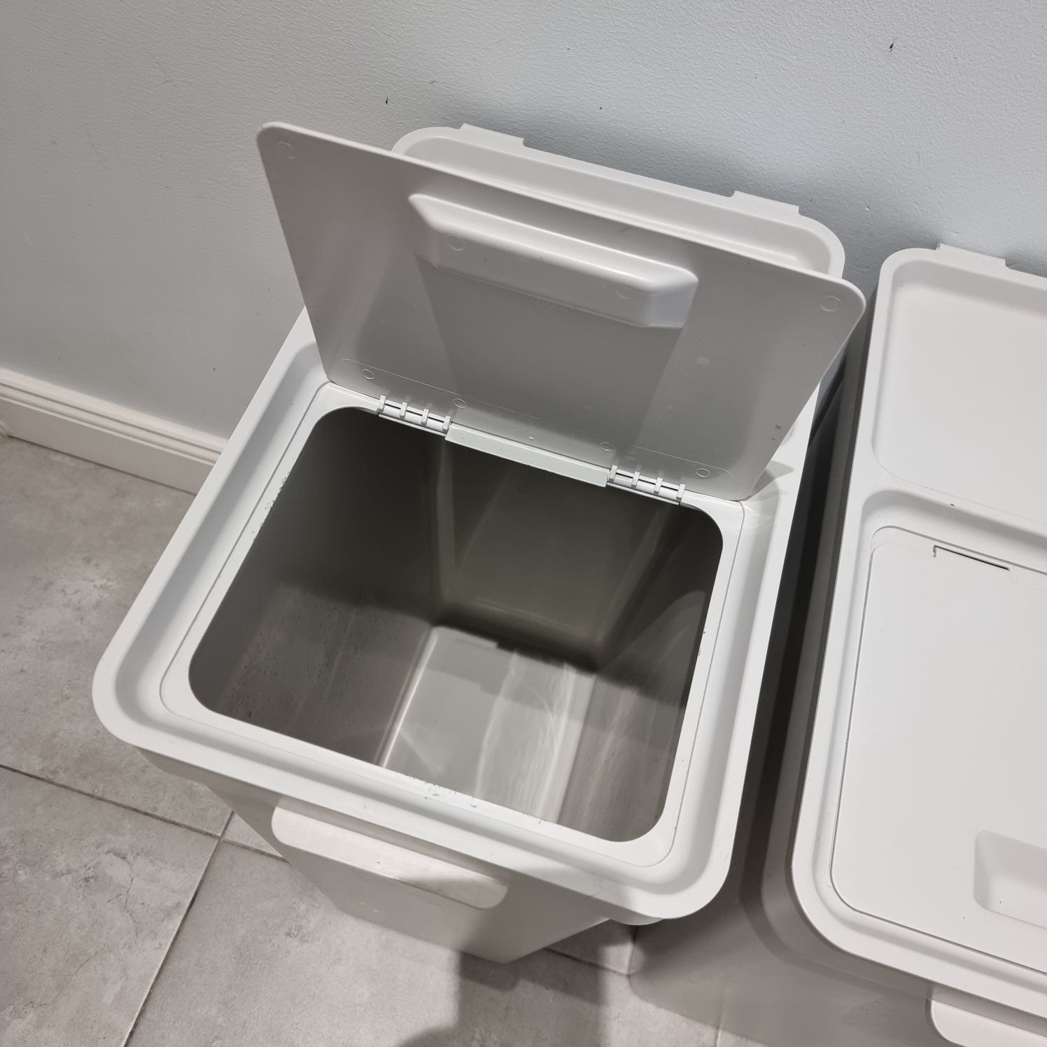 2x HÅLLBAR Kosz z pokrywką, pojemnik, 35 L, IKEA 
Mały ogród balkono