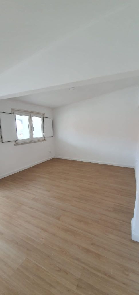 Apartamento no 2°andar com 2 quartos