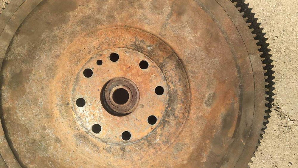 Маховик  діаметром 480 мм вагою 38 кг. Можливо для дровокола.