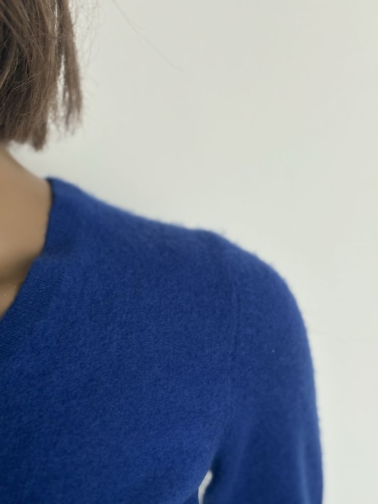 Sweter kaszmiorwy chabrowy dekolt v S