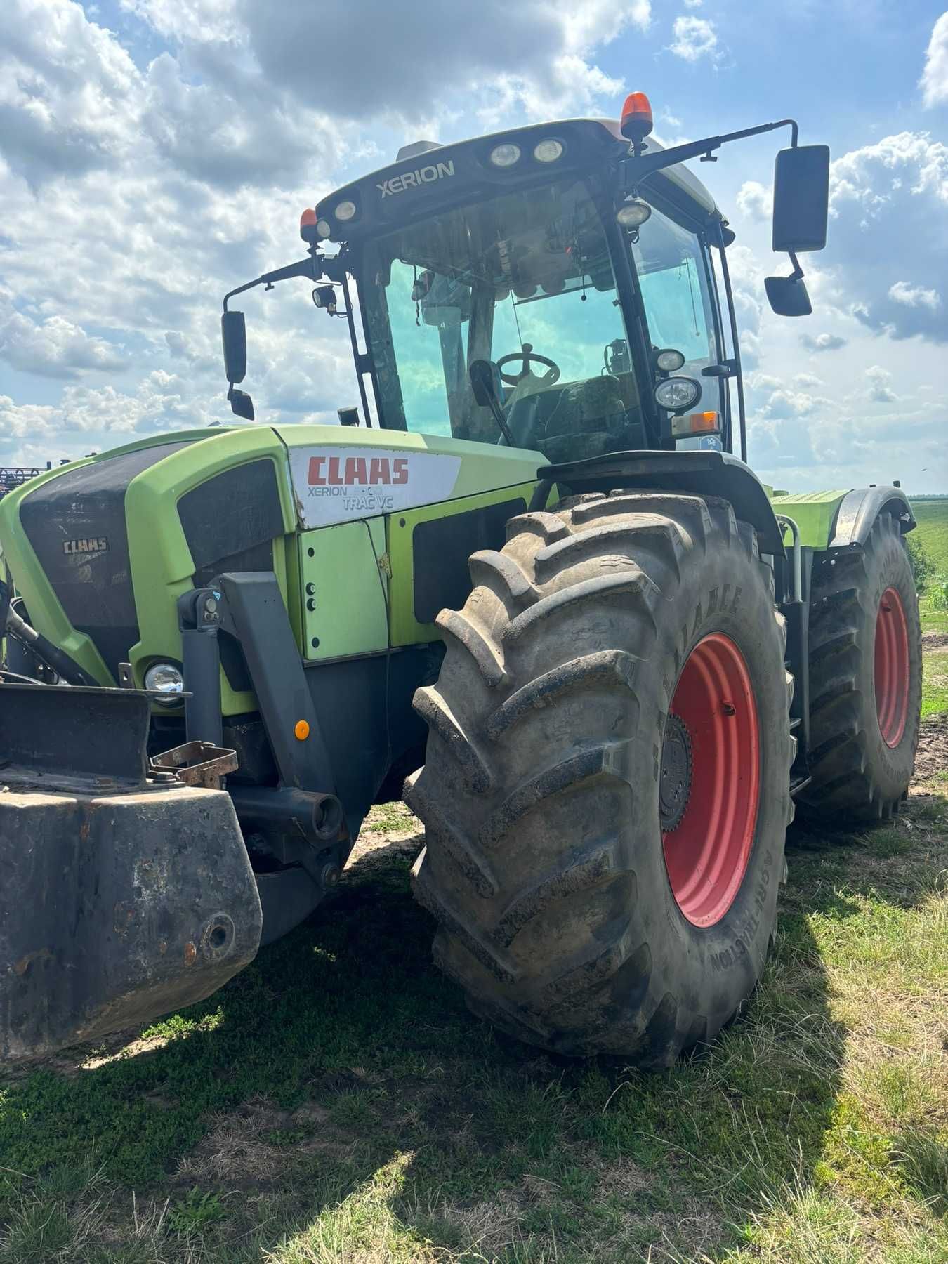 трактор CLAAS XERION 3800