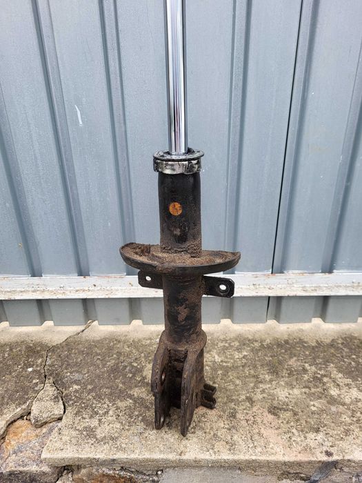 Амортизатор рено трафік 3