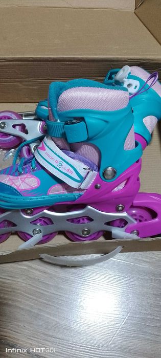 Нові роликові ковзани