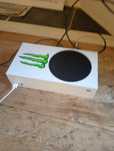 Vendo xbox series S com 2 comandos, último preço!!!