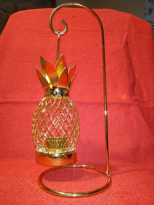 Śliczny lampion w kształcie ananasa