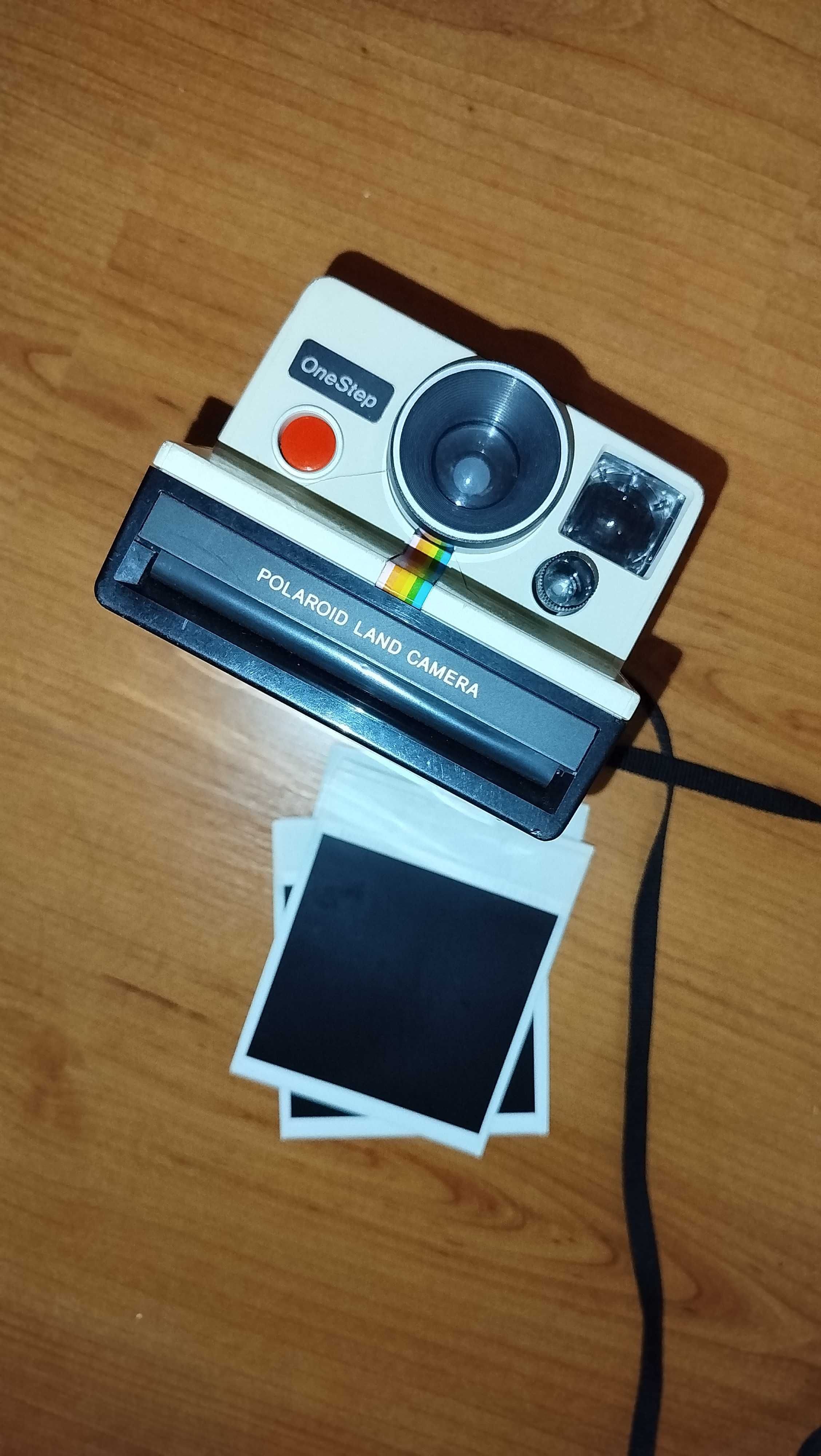 Máquina fotográfica polaroid onestep