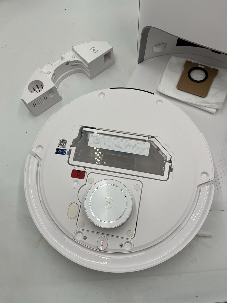 Robot sprzątający Ecovacs DEEBOT T10+ Plus ze stacją dokującą biały