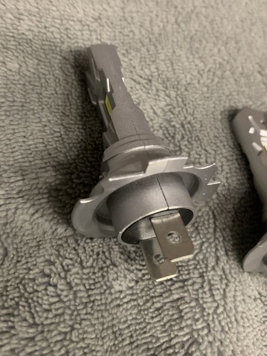 Лампочки в фары ближний и дальний 6500к белый свет