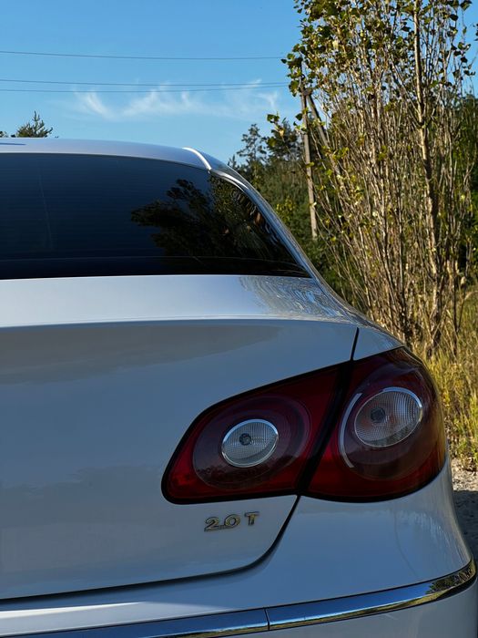 Volkswagen Passat CC 2011