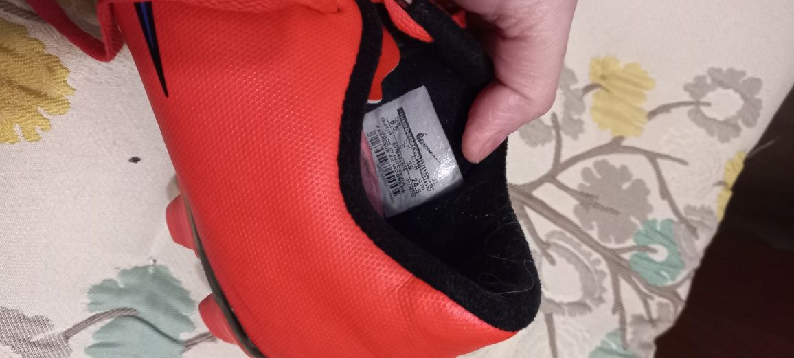 Продам бутсы Nike