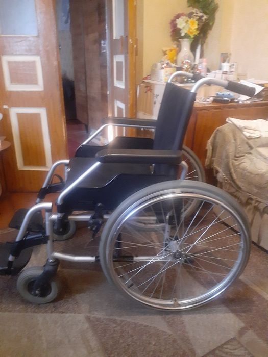 Инвалидное кресло