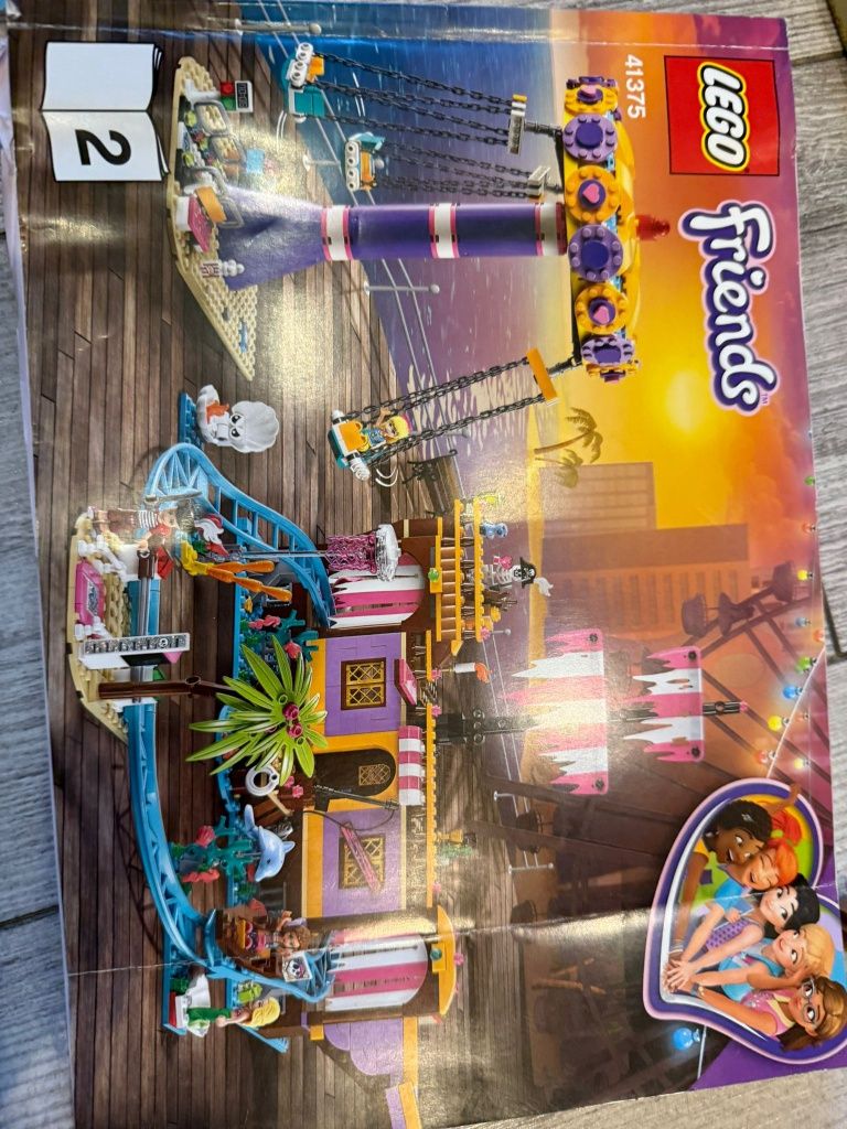 Mnóstwo zestawów Lego plus pudełko Lego Friends