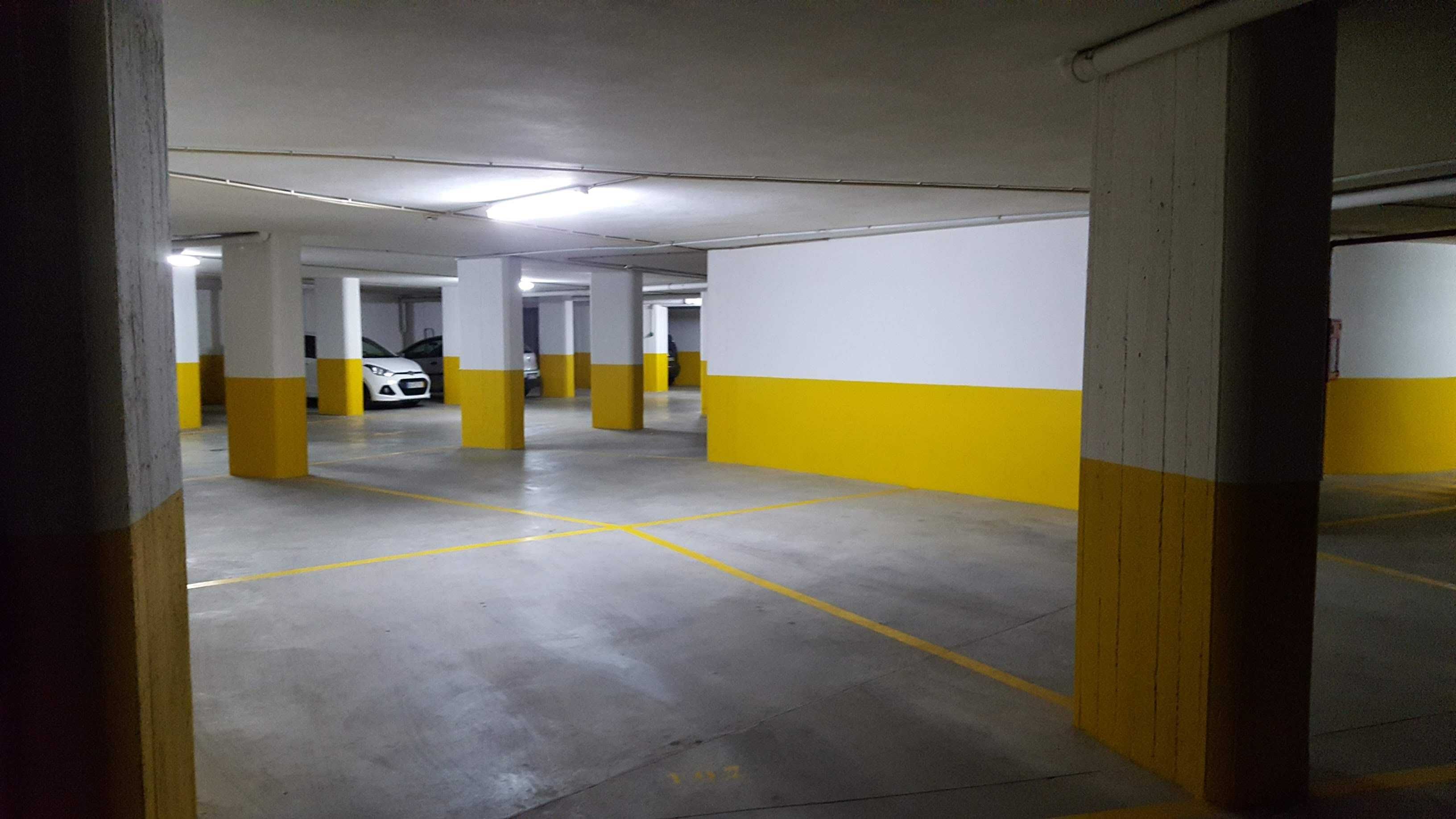 lugares de garagem Condeixa-a-Nova