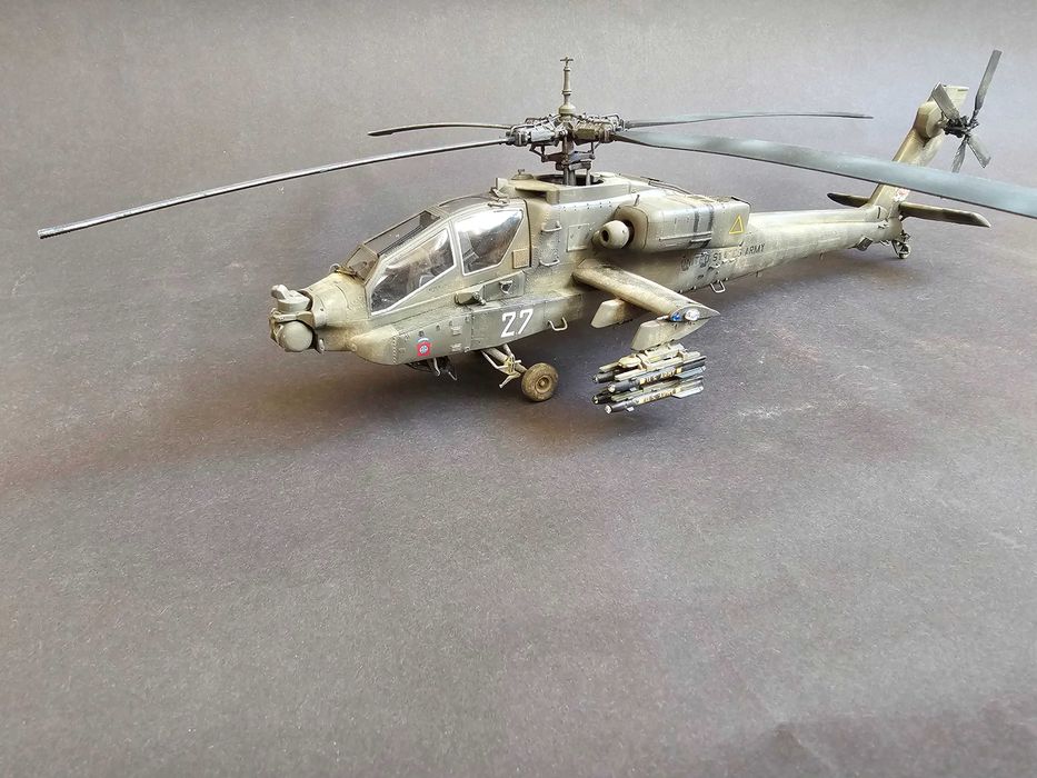 1:48 HASEGAWA AH-64A Apache + kokpit AIRES