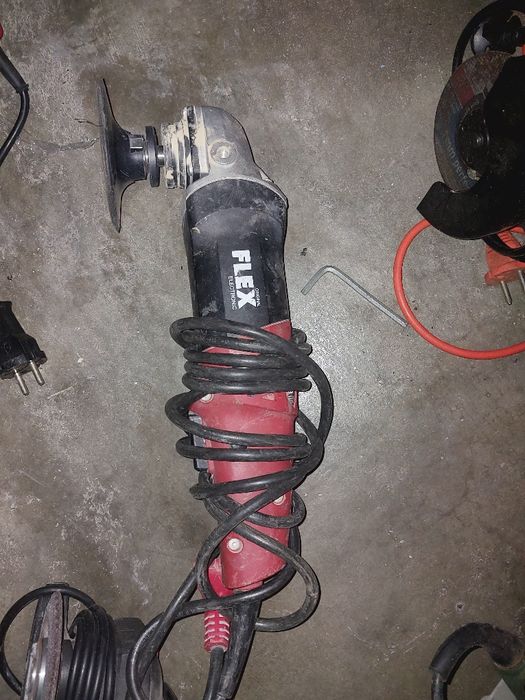 Lote de Serras Circulares e Rebarbadoras Amoladoras - Bosch, Desde 15