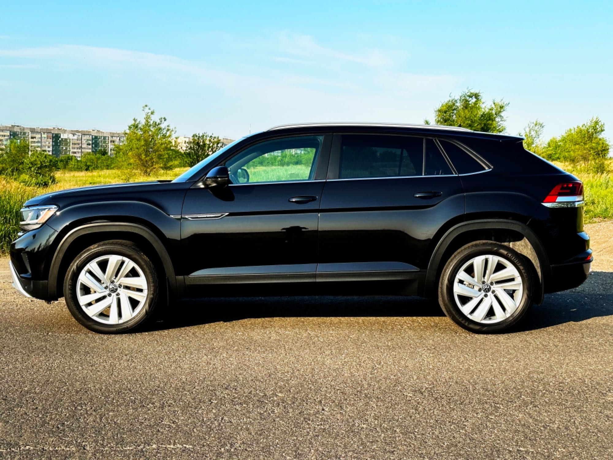 Автомобиль VW Atlas Cross Sport 2020 2.0