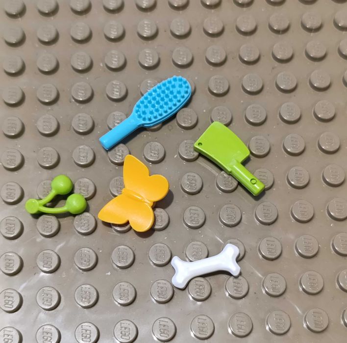 LEGO akcesoria szczotka kość topór motylek jagody