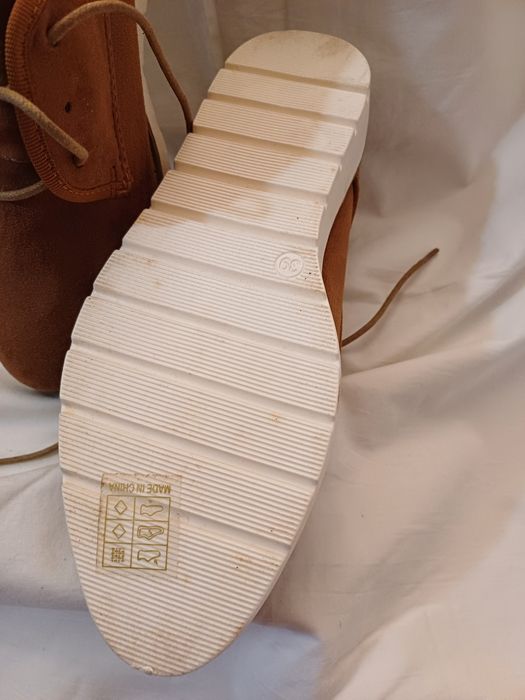 Sapatos camel tipo camurça