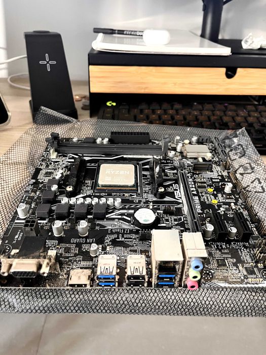 Placa-mãe + processador + GPU