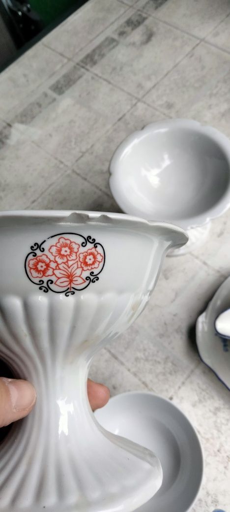 Naczynia porcelanowe sosjerka miseczki łyżeczki Chodzież KPM Wałbrzych