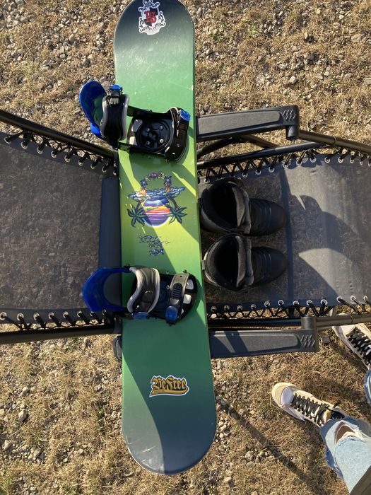 Deska do snowboardu wraz z butami