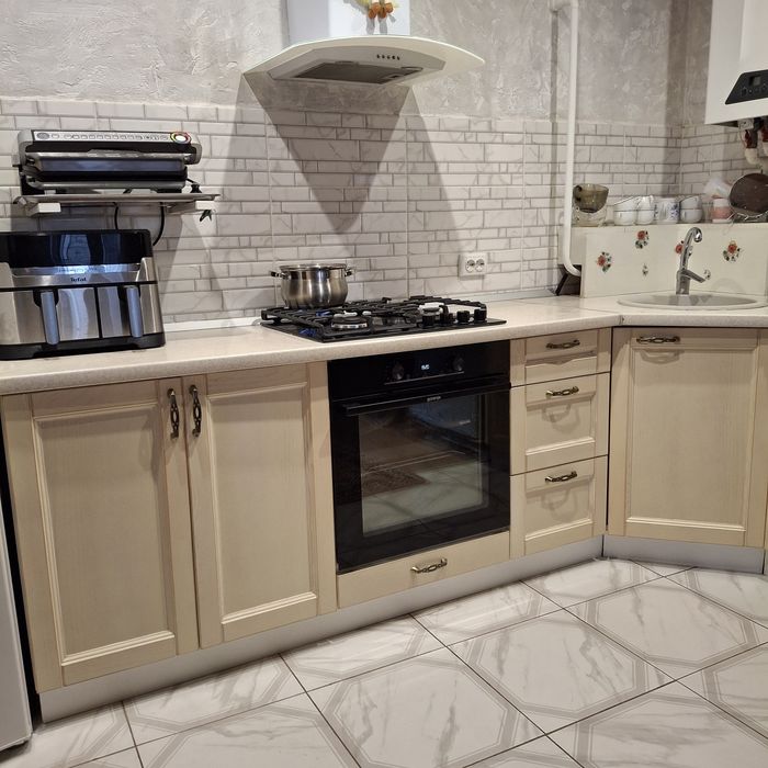 Продам     кухню