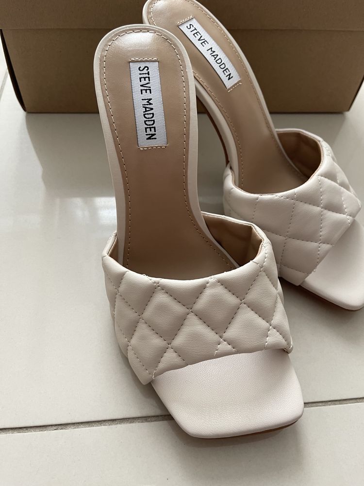 Klapki STEVE MADDEN Signify rozmiar 40 beżowe nowe z metką