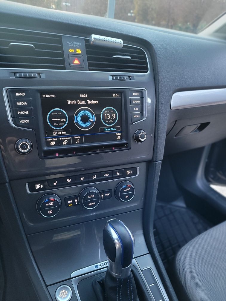 Volkswagen e-golf  чудовий стан