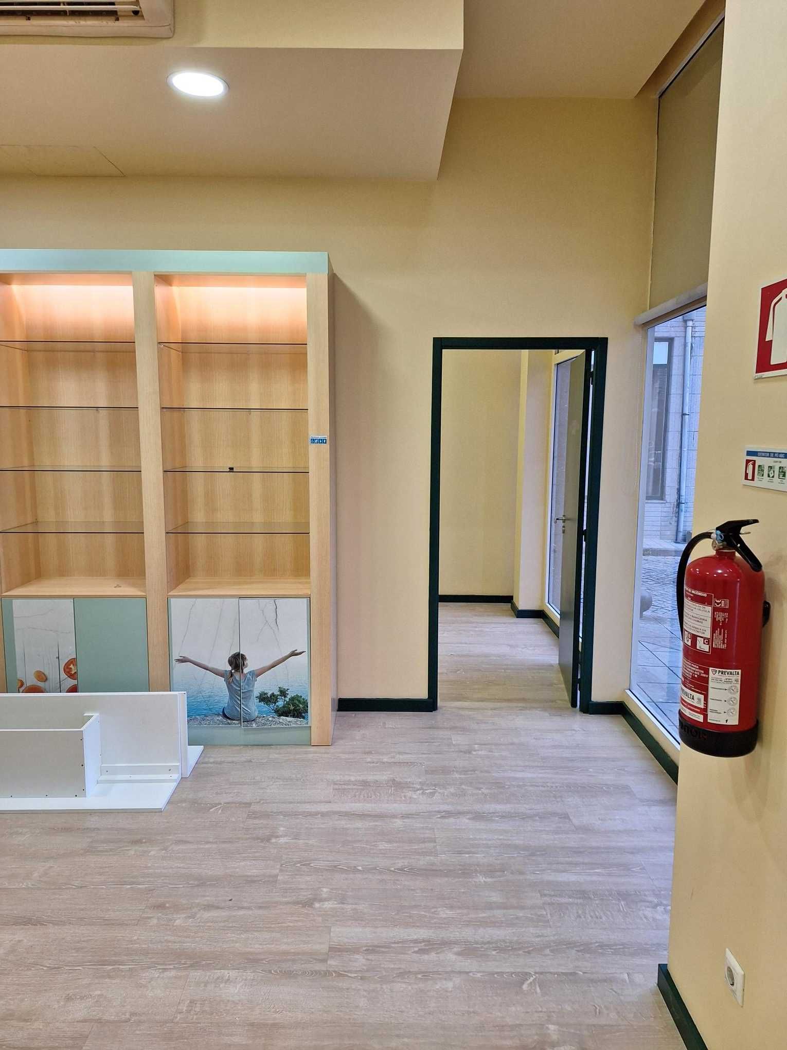 Arrenda-se loja de rua em Gondomar - CC Auditório