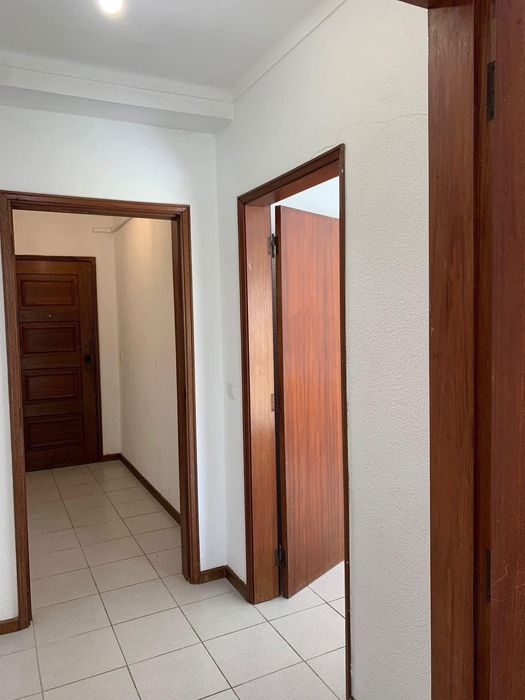 Arrendo t2 mobilado no cacem