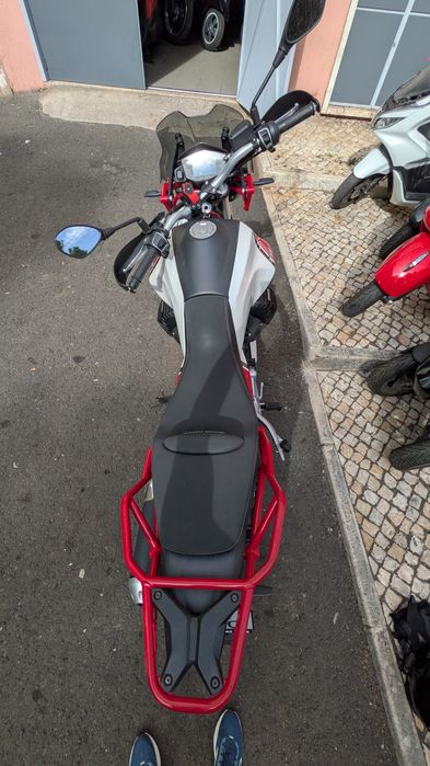 Moto Guzzi V85TT