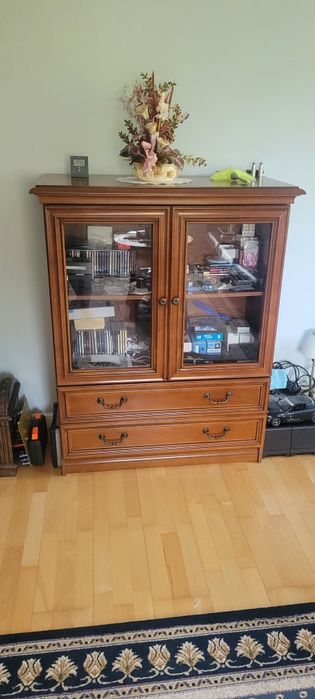 Sprzedam kanape skórzaną i komode