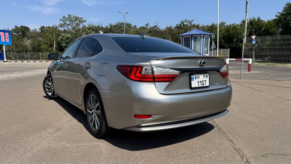 Продам Lexus 2016 року з невеликим пробігом - 60 000 км