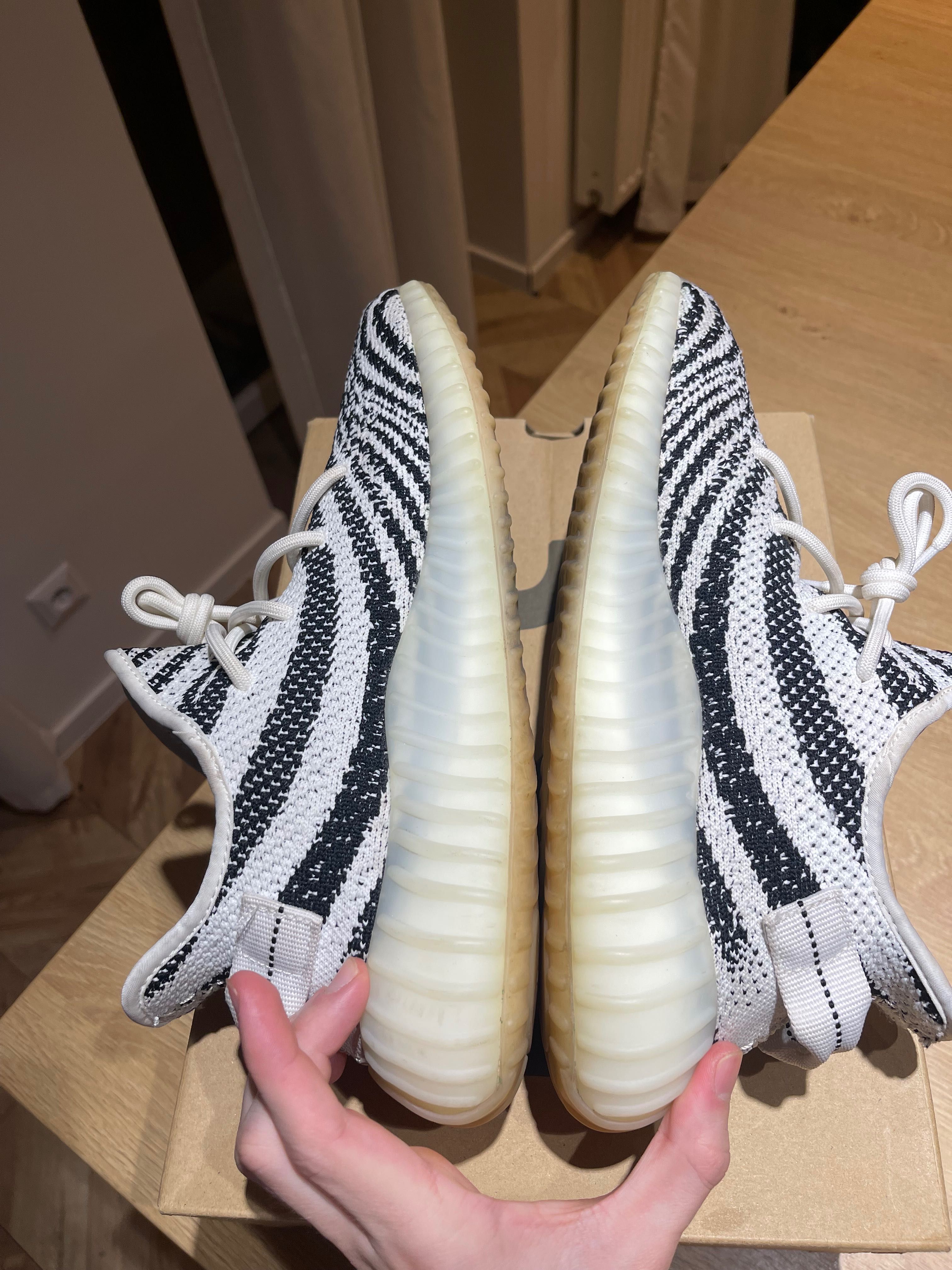 adidas Yeezy boost 350 v2 zebra 44 black white carbon