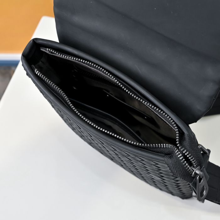 BOTTEGA VENETA сумка мужская кожаная оригинал черная стеганая