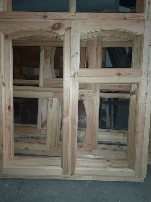 Продам вікна деревяні з лутками.