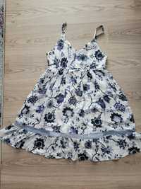 Zwiewna sukienka mini na lato