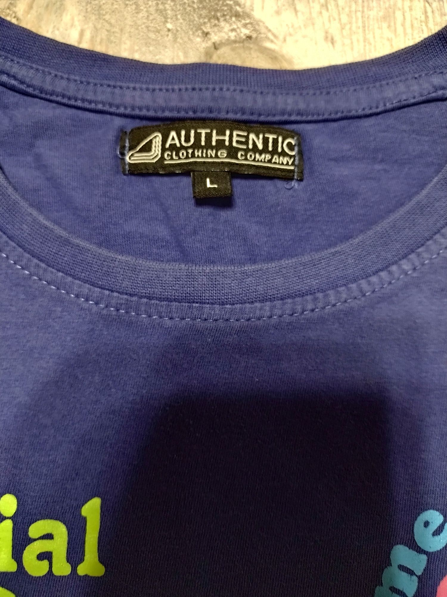 T-shirt L/40 Authentic