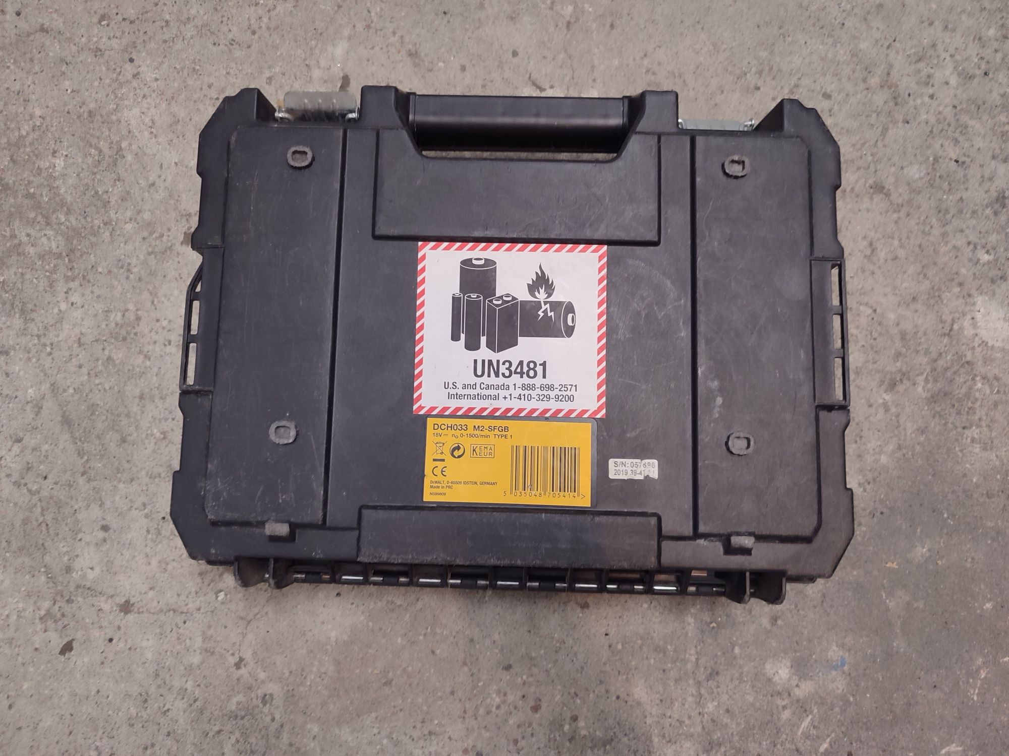 Skrzynia dewalt młotowiertarka dch 033