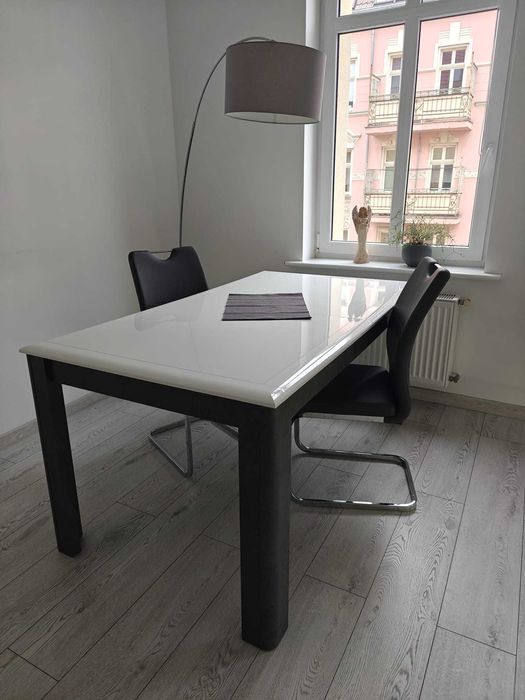 Stół rozkładany do jadalni