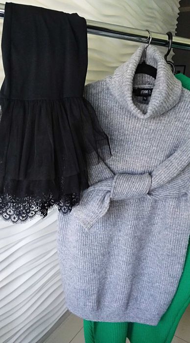 Sweter dluzszy siwy roz.uni