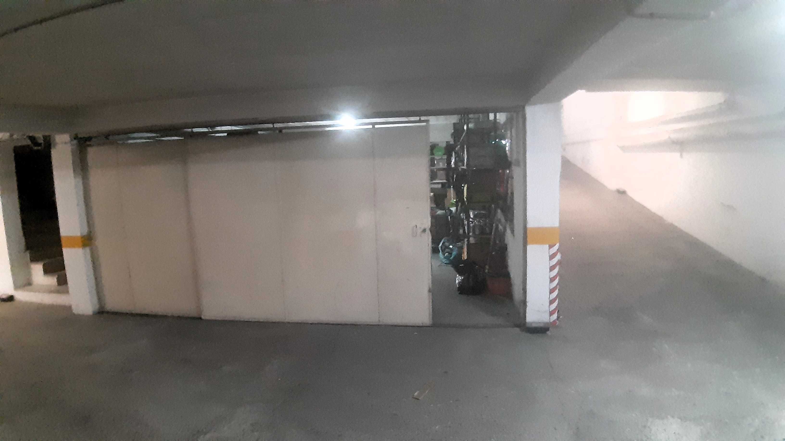 Garagem Fechada 72m² – Centro de Setúbal