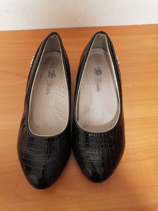 Туфлі, черевики дитячі, лаковані для дівчат