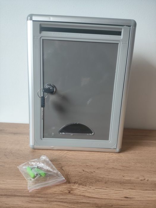 Skrzyneczka pocztowa lub na sugestie