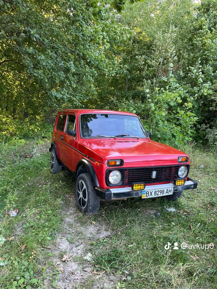 Нива 2121 у гарному стані
